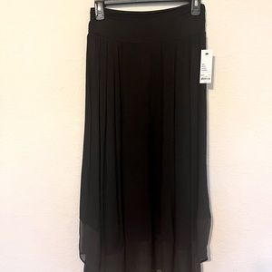 Apt 9, Long black skirt